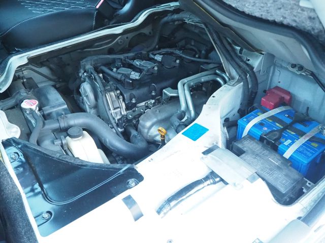Nissan NV350 Caravan 2013-02 185423-26
