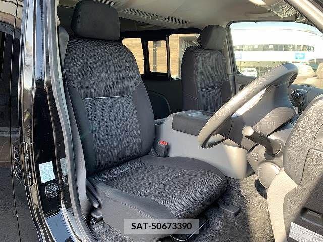 Nissan NV350 Caravan 2020-03 280708-8