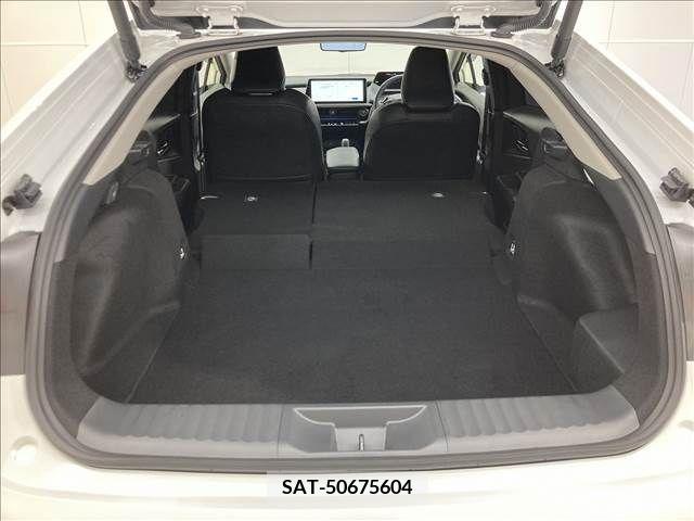 Toyota PRIUS 2023-04 340897-13