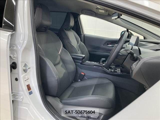 Toyota PRIUS 2023-04 340897-11