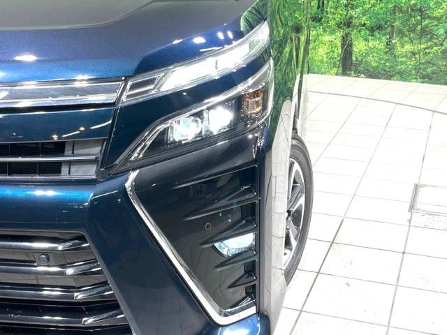 Toyota VOXY 2019-01 185705-12