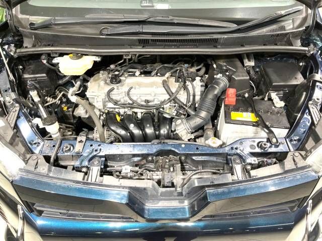 Toyota VOXY 2019-01 185705-18