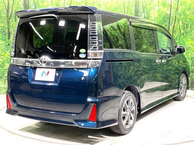 Toyota VOXY 2019-01 185705-17