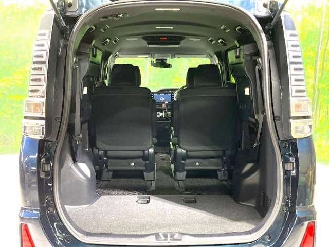 Toyota VOXY 2019-01 185705-11
