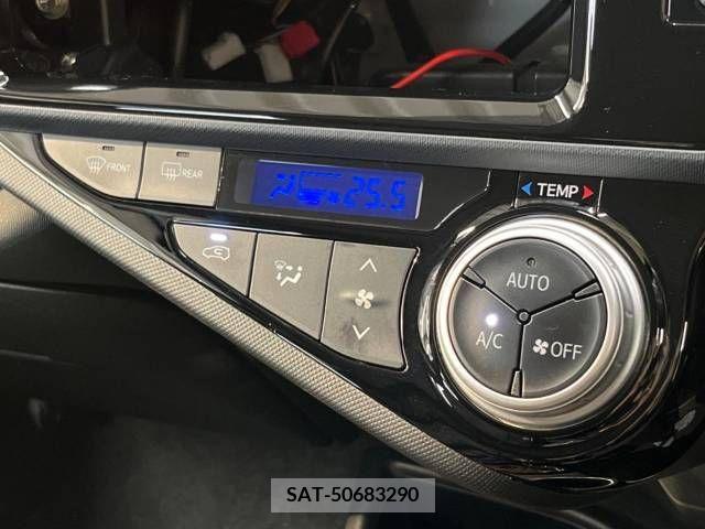 Toyota AQUA 2015-09 379365-4