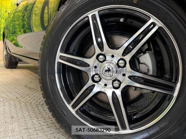 Toyota AQUA 2015-09 379365-13