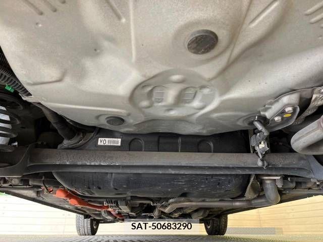 Toyota AQUA 2015-09 379365-19