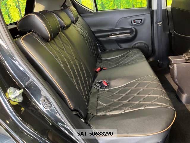 Toyota AQUA 2015-09 379365-9