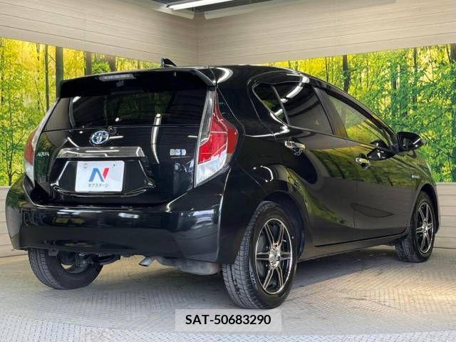 Toyota AQUA 2015-09 379365-17