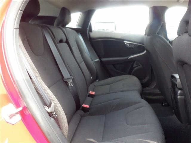 Volvo V40 2015-09 17693-8