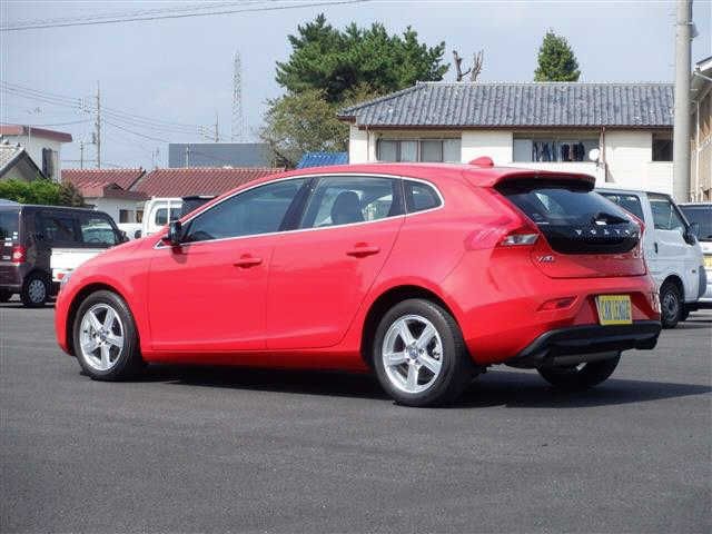 Volvo V40 2015-09 17693-2