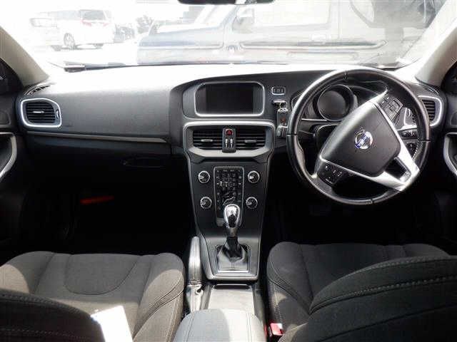 Volvo V40 2015-09 17693-1