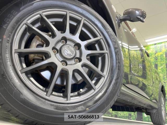 Nissan JUKE 2010-08 320464-13