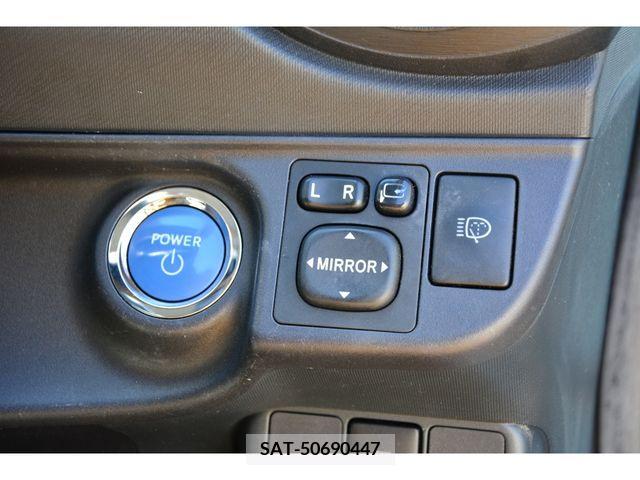 Toyota AQUA 2012-03 257429-10