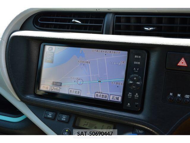 Toyota AQUA 2012-03 257429-11