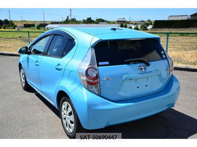 Toyota AQUA 2012-03 257429-3