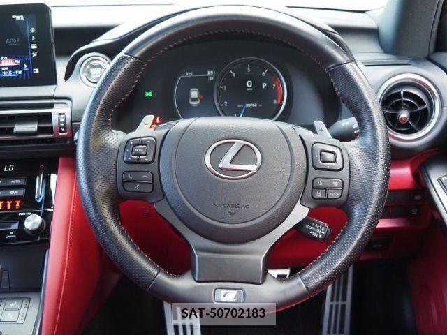 Lexus IS 2022-07 354264-16