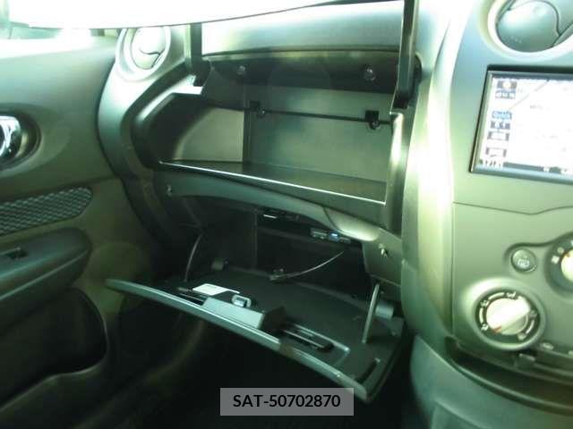 Nissan NOTE 2015-08 280136-8