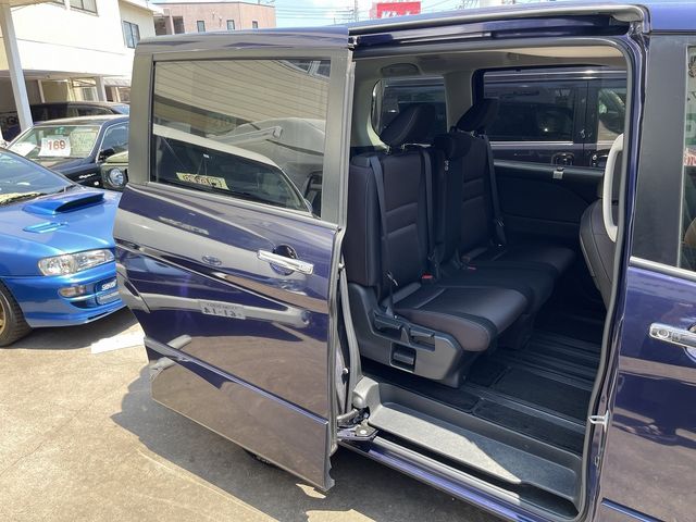 Nissan SERENA 2017-02 7370-4
