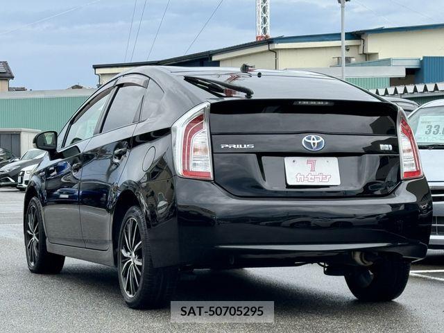 Toyota PRIUS 2012-02 327871-7
