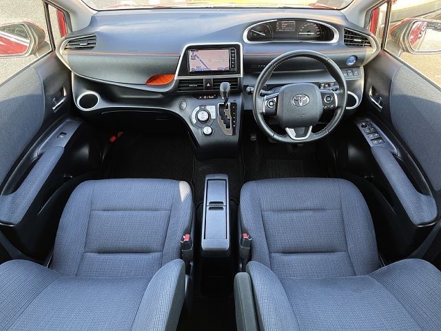 Toyota SIENTA 2018-06 17389-1