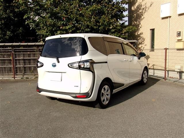 Toyota SIENTA 2021-04 23645-1
