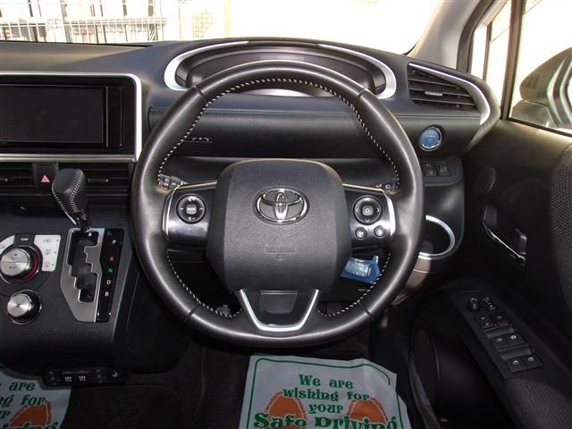 Toyota SIENTA 2021-04 23645-14