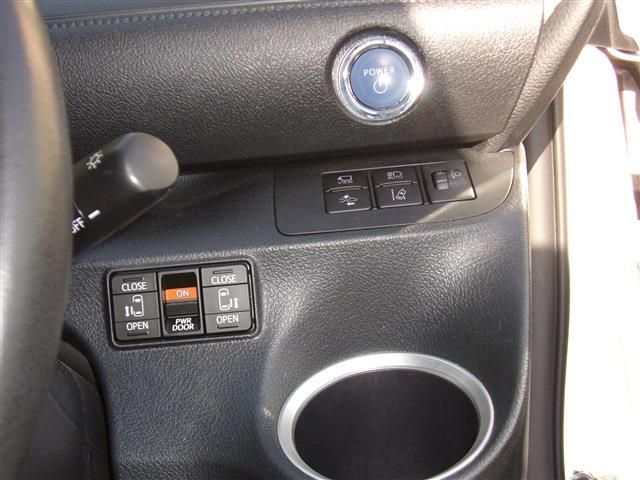 Toyota SIENTA 2021-04 23645-19