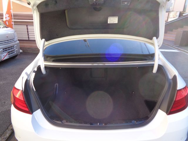 Bmw 5 SERIES 2013-05 186121-26
