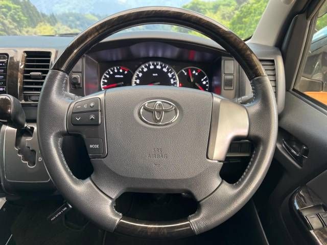 Toyota HIACE VAN 2016-03 191437-11