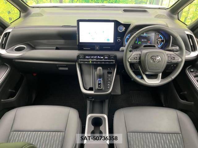 Toyota NOAH HYBRID 2023-02 337057-1