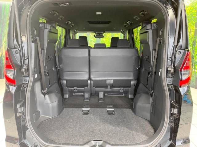 Toyota NOAH 2023-07 196223-11
