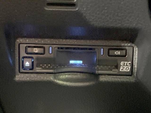 Toyota NOAH 2023-07 196223-7
