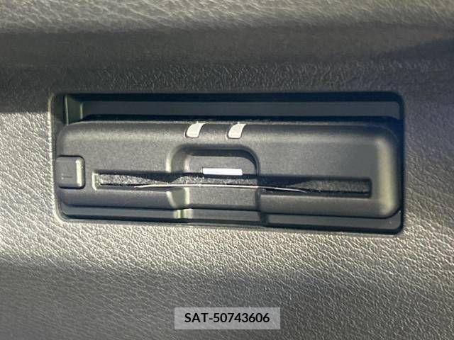 Nissan KICKS 2021-06 225158-6