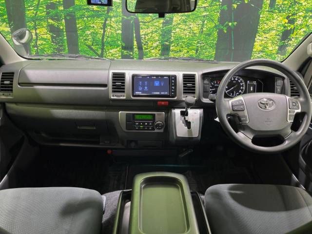 Toyota HIACE VAN 2022-09 15804-1