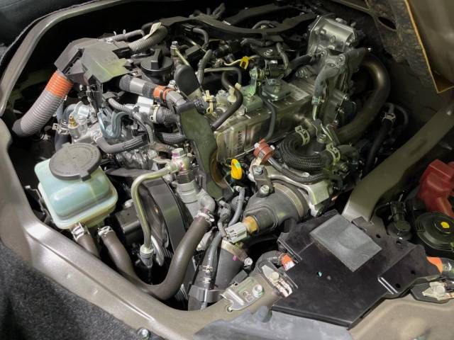 Toyota HIACE VAN 2022-09 15804-18