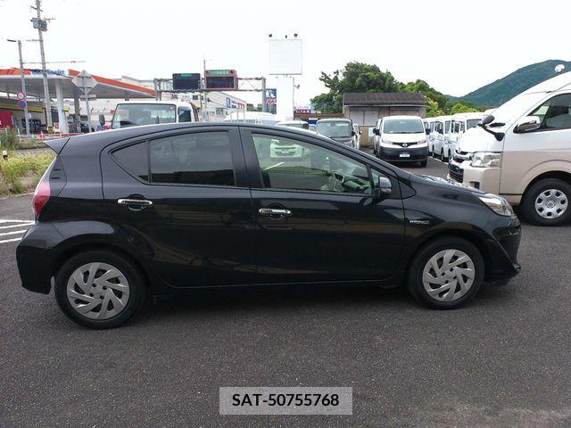 Toyota AQUA 2019-06 314126-27