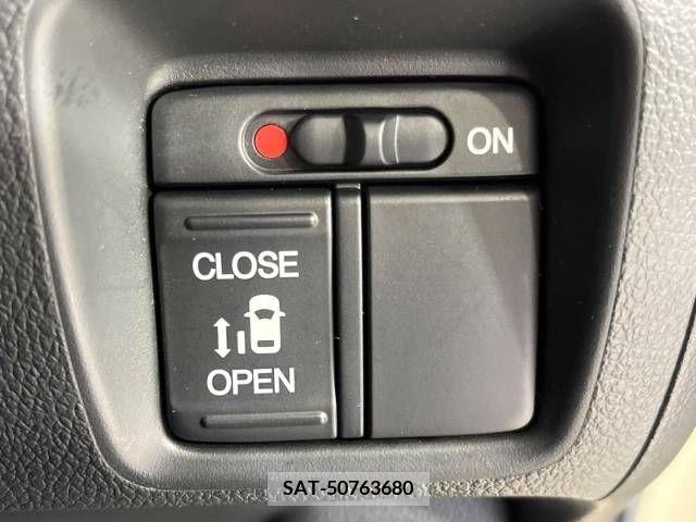 Honda N BOX 2017-04 306698-4