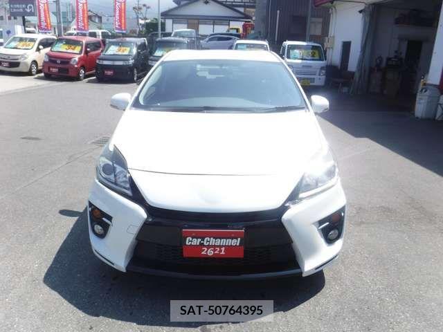 Toyota PRIUS 2013-02 371746-1