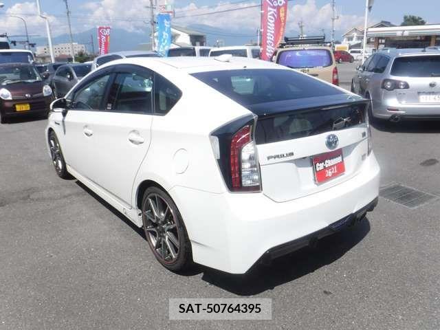 Toyota PRIUS 2013-02 371746-7