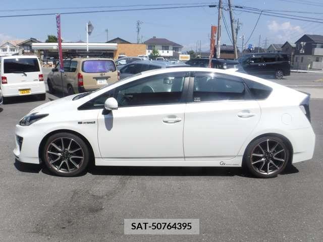 Toyota PRIUS 2013-02 371746-5