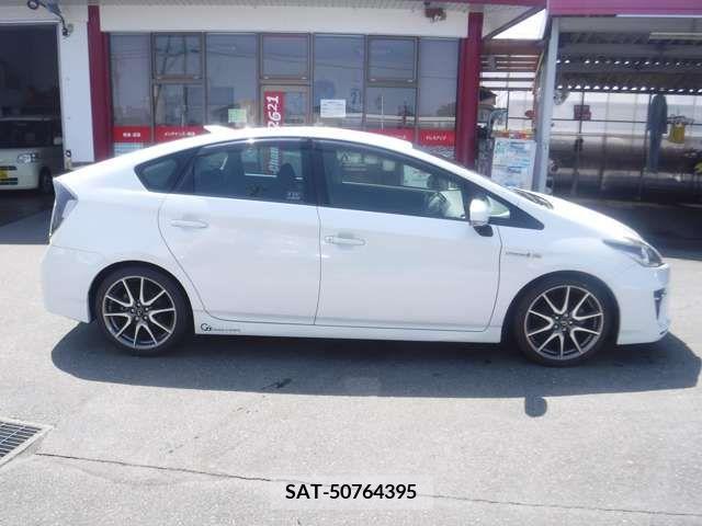Toyota PRIUS 2013-02 371746-4