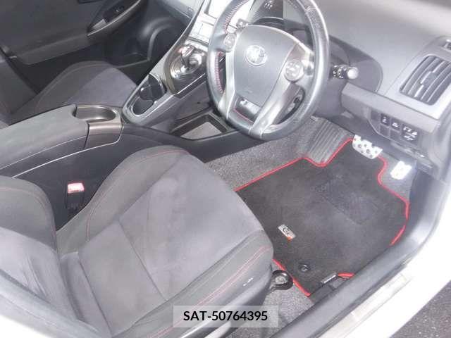 Toyota PRIUS 2013-02 371746-12