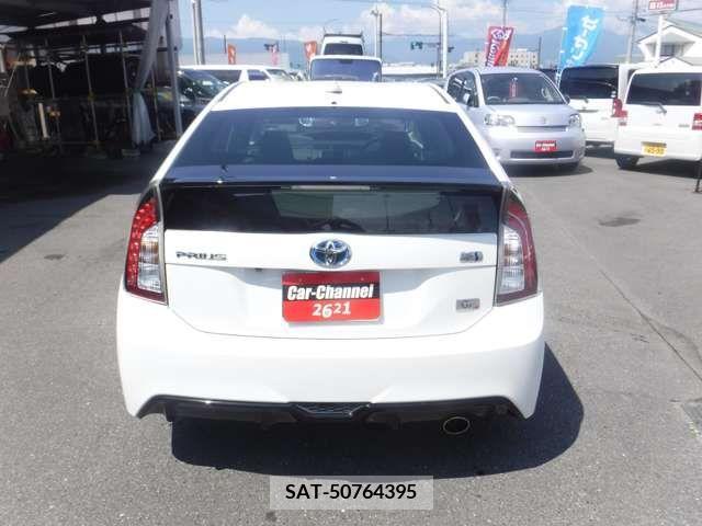 Toyota PRIUS 2013-02 371746-2