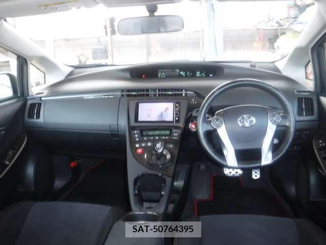 Toyota PRIUS 2013-02 371746-8