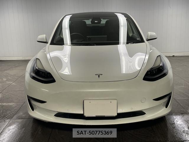Tesla MODEL 3 2021-05 228666-4