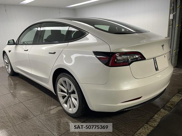 Tesla MODEL 3 2021-05 228666-3