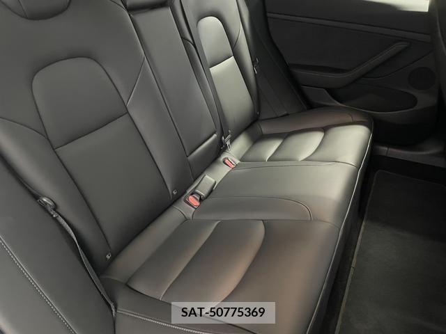 Tesla MODEL 3 2021-05 228666-17