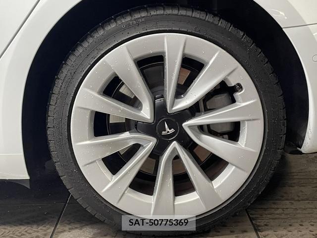Tesla MODEL 3 2021-05 228666-9