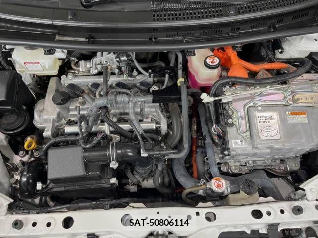 Toyota AQUA 2019-01 389351-18